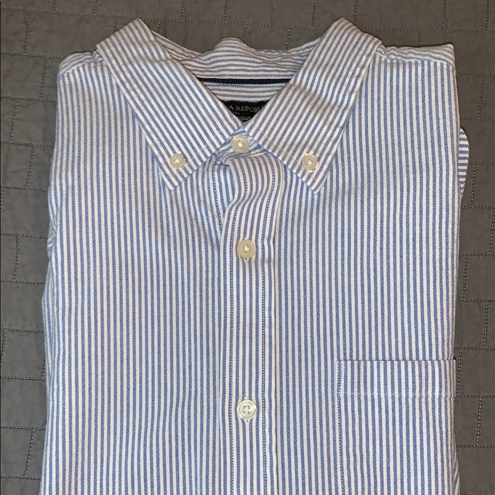 Banana Republic Blue/White Pinstriped Dress Shirt